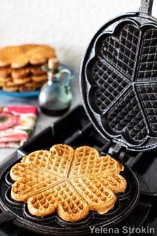 Stovetop cast iron waffle maker waffles