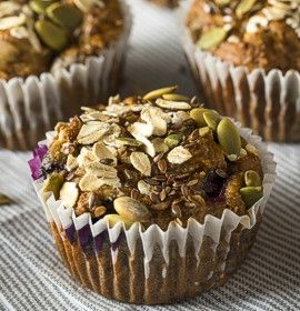 全谷物松饼加种子和浆果